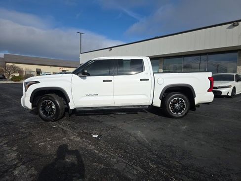 Used 2023 Toyota Tundra SR5 image 3