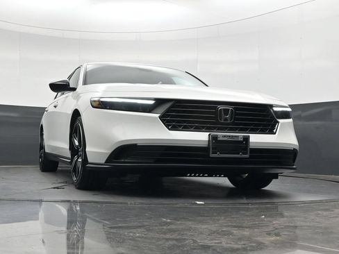 Used 2023 Honda Accord Sport image 41