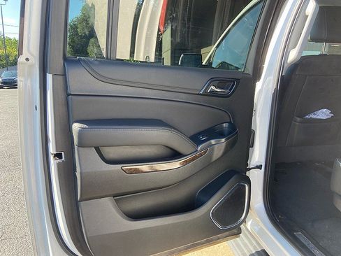 Used 2019 Chevrolet Suburban LT AWD/4WD image 23