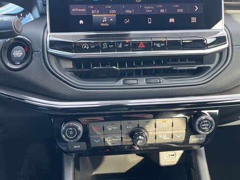 New 2026 Jeep Compass Limited image 23