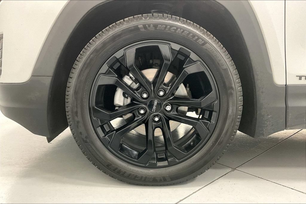 Used 2021 GMC Terrain SLE w/ Driver Convenience Package FWD image 8