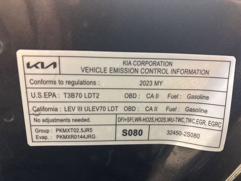 Used 2023 Kia Sorento LX image 38