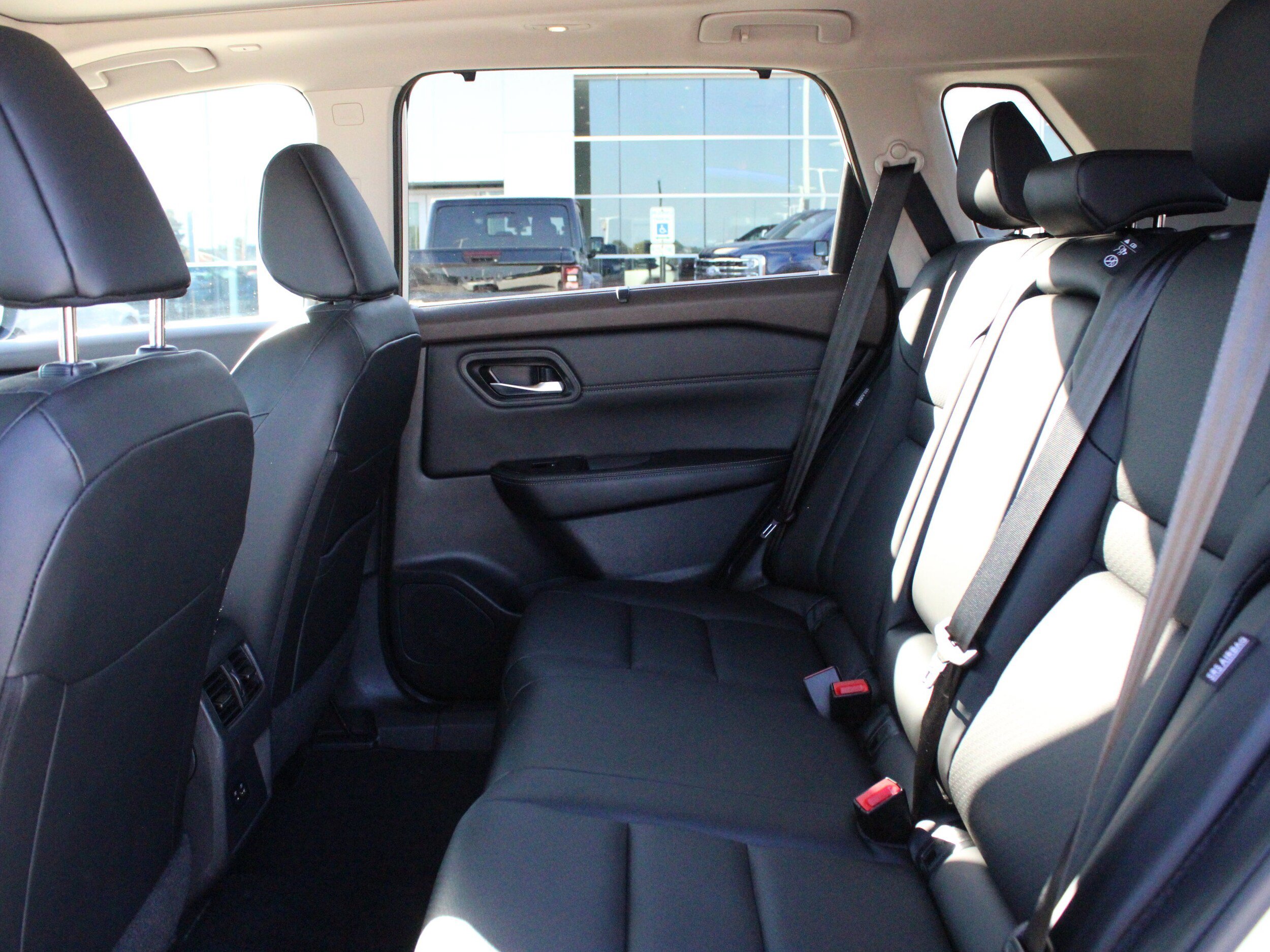 Used 2023 Nissan Rogue SV w/ SV Premium B Package AWD/4WD image 35