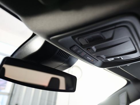 Used 2025 Chevrolet Silverado 3500 LTZ image 32