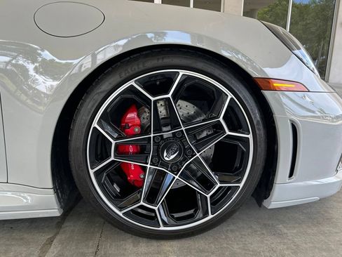 Used 2021 Porsche 911 AWD/4WD image 19