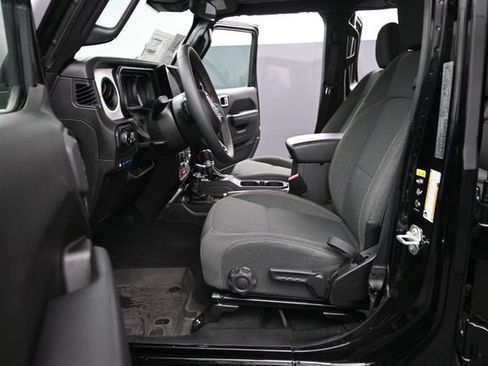 Used 2024 Jeep Wrangler Unlimited AWD/4WD image 10