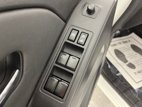 Used 2024 Nissan Frontier SV image 27