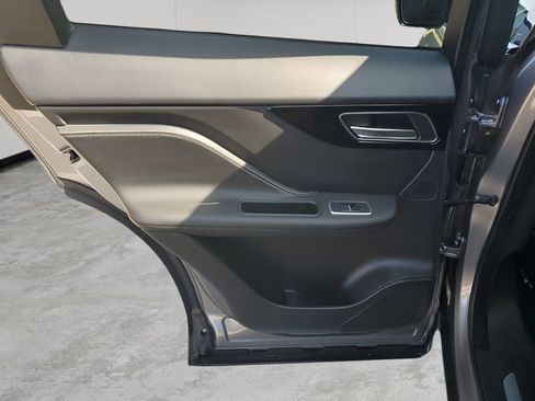 Used 2020 Jaguar F-PACE Checkered Flag image 17