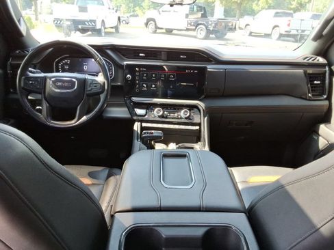 Certified 2022 GMC Sierra 1500 AT4 w/ AT4 Premium Package AWD/4WD image 23