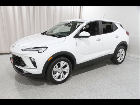 Used 2024 Buick Encore GX Preferred image 3