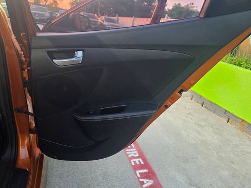 Used 2015 Hyundai Veloster Turbo FWD image 22