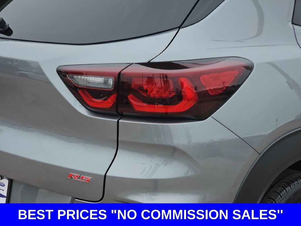 Used 2024 Chevrolet TrailBlazer RS w/ Convenience Package AWD/4WD image 40