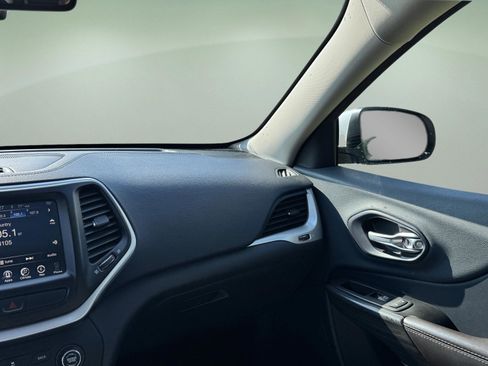 Used 2014 Jeep Cherokee Limited FWD image 16