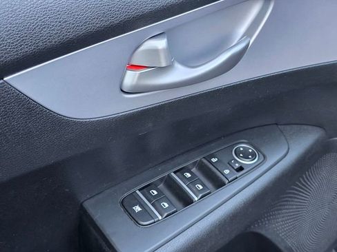 Used 2024 Kia Forte LXS w/ LXS Technology Package image 11