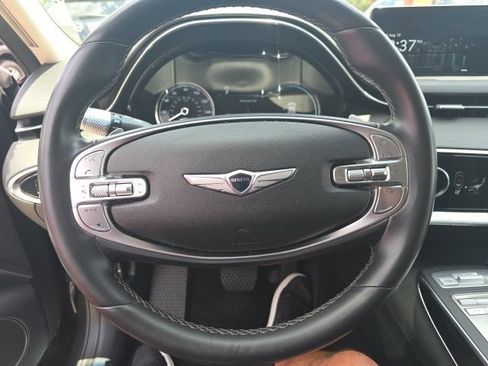 Used 2025 Genesis GV70 2.5T AWD/4WD image 15