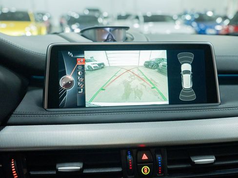 Used 2015 BMW X5 M image 42