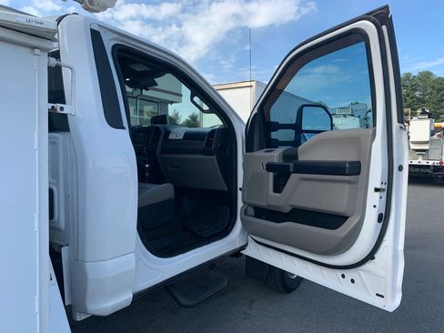Used 2017 Ford F550 4x4 Regular Cab Super Duty image 28