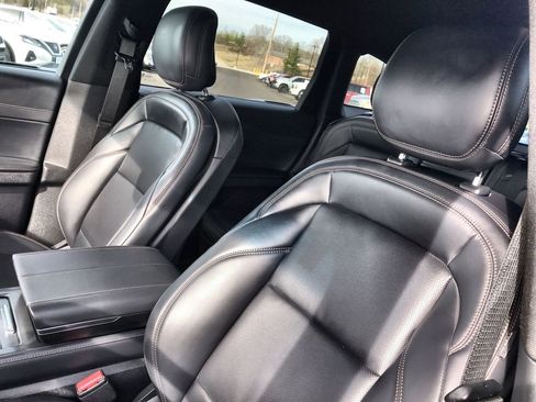 Used 2024 Lincoln Nautilus Premier w/ Jet Appearance Package image 11