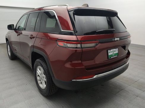 Used 2024 Jeep Grand Cherokee Laredo RWD image 5