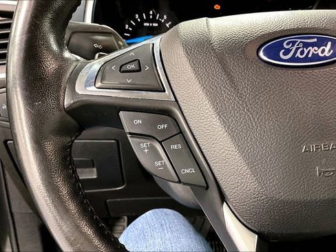 Used 2017 Ford Edge SEL image 11