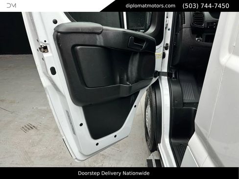Used 2025 RAM ProMaster 2500 w/ U-Haul Equipment Group image 33