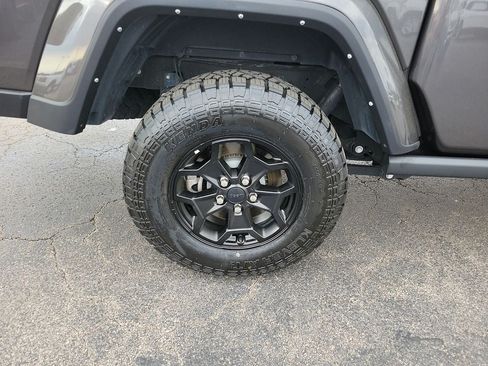 Used 2022 Jeep Gladiator Sport AWD/4WD image 7