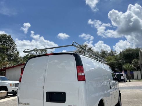 Used 2019 GMC Savana 2500 w/ Driver Convenience Package image 3
