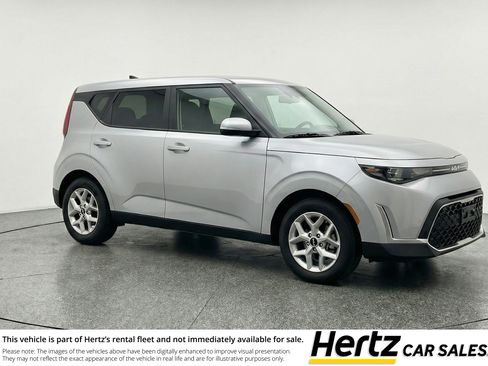 Used 2025 Kia Soul LX w/ LX Technology Package image 1