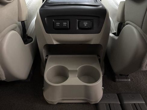 Used 2019 Toyota Sienna XLE image 23