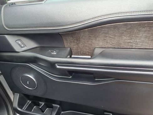 Used 2021 Ford Expedition Limited image 20