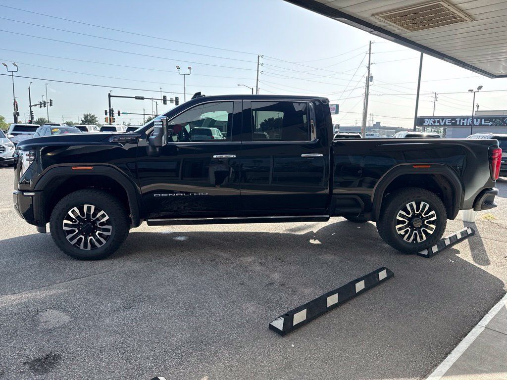 Certified 2026 GMC Sierra 2500 Denali Ultimate AWD/4WD image 3