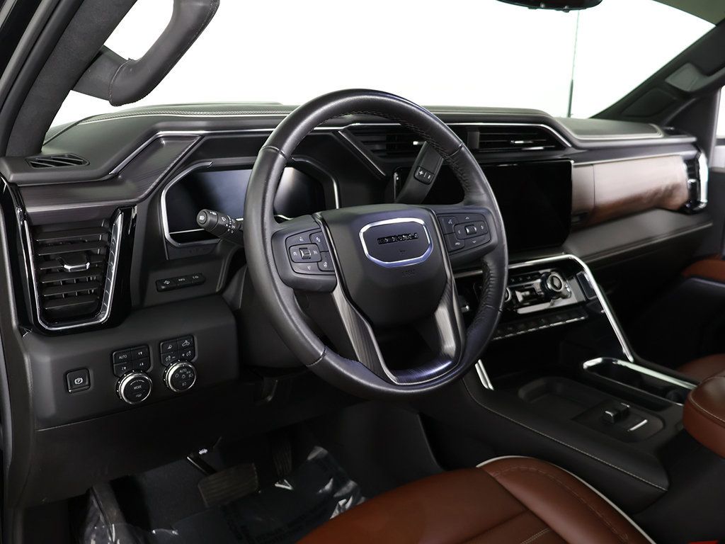 Used 2025 GMC Sierra 2500 Denali Ultimate AWD/4WD image 32