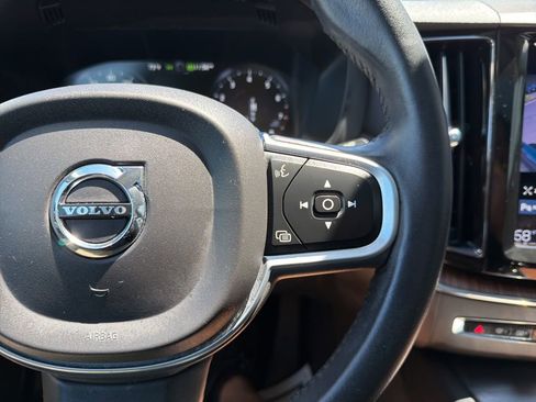 Used 2021 Volvo XC60 T5 Momentum AWD/4WD image 34