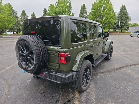 Used 2023 Jeep Wrangler Unlimited Sahara w/ Cold Weather Group AWD/4WD image 6