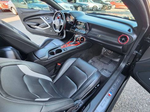 Used 2017 Chevrolet Camaro LT RWD image 14