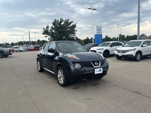 Used 2014 Nissan Juke SV AWD/4WD image 3