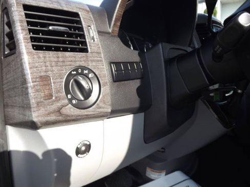 Used 2014 Mercedes-Benz Sprinter 3500 image 10