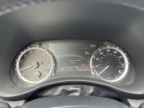 Used 2024 Toyota Highlander LE AWD/4WD image 26