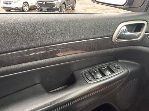 Used 2011 Jeep Grand Cherokee Laredo AWD/4WD image 25