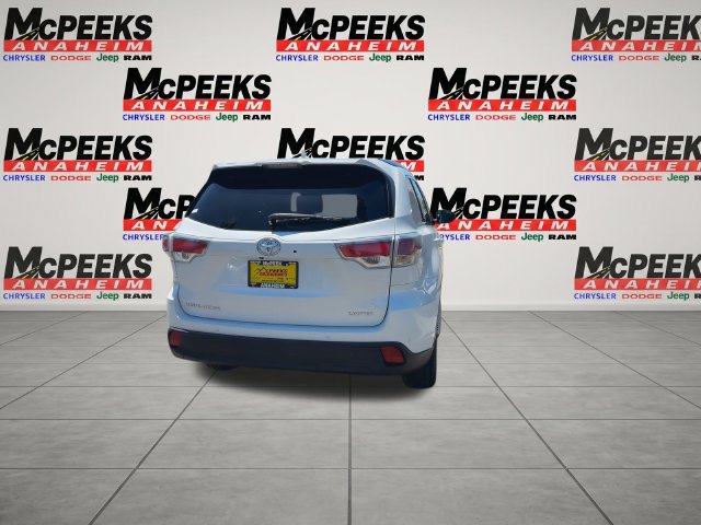 Used 2016 Toyota Highlander Limited Platinum FWD image 7