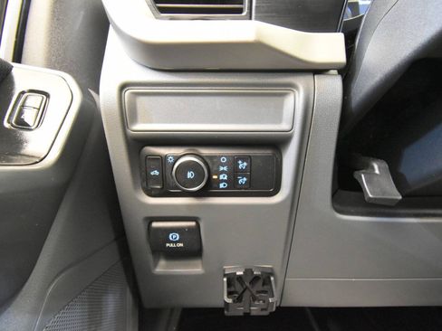 Used 2021 Ford F150 XLT RWD image 32