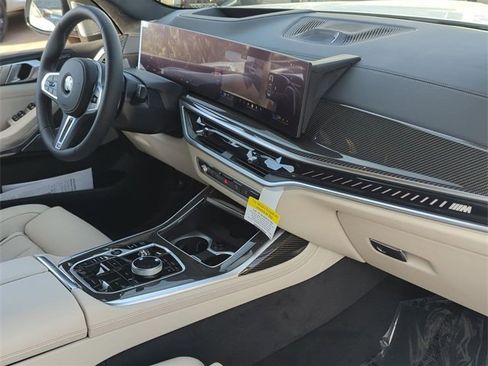 New 2026 BMW X7 M60i image 12