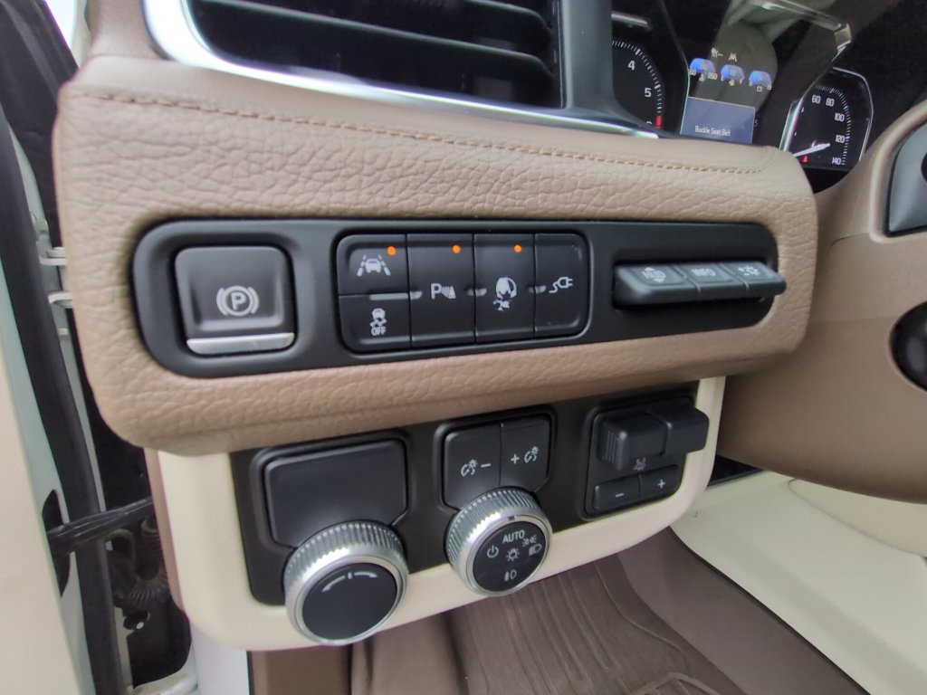 Used 2021 GMC Yukon XL Denali w/ Denali Premium Package RWD image 14