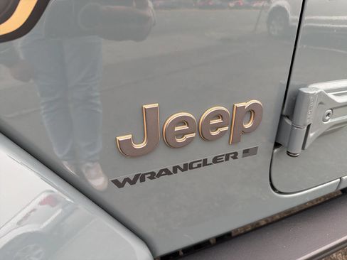 Used 2025 Jeep Wrangler Unlimited Rubicon 392 image 15