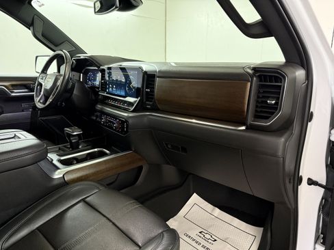 Used 2022 Chevrolet Silverado 1500 High Country w/ High Country Premium Package image 35