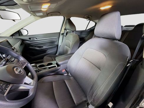 Used 2023 Nissan Altima 2.5 SV FWD image 13
