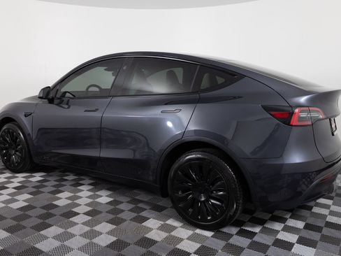 Used 2024 Tesla Model Y Long Range AWD/4WD image 4