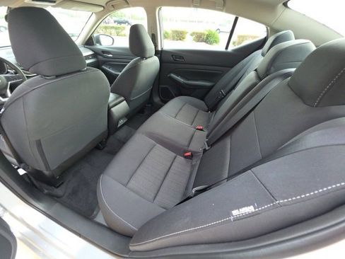 Used 2025 Nissan Altima 2.5 SV image 23