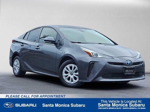 Used 2020 Toyota Prius L Eco FWD image 1