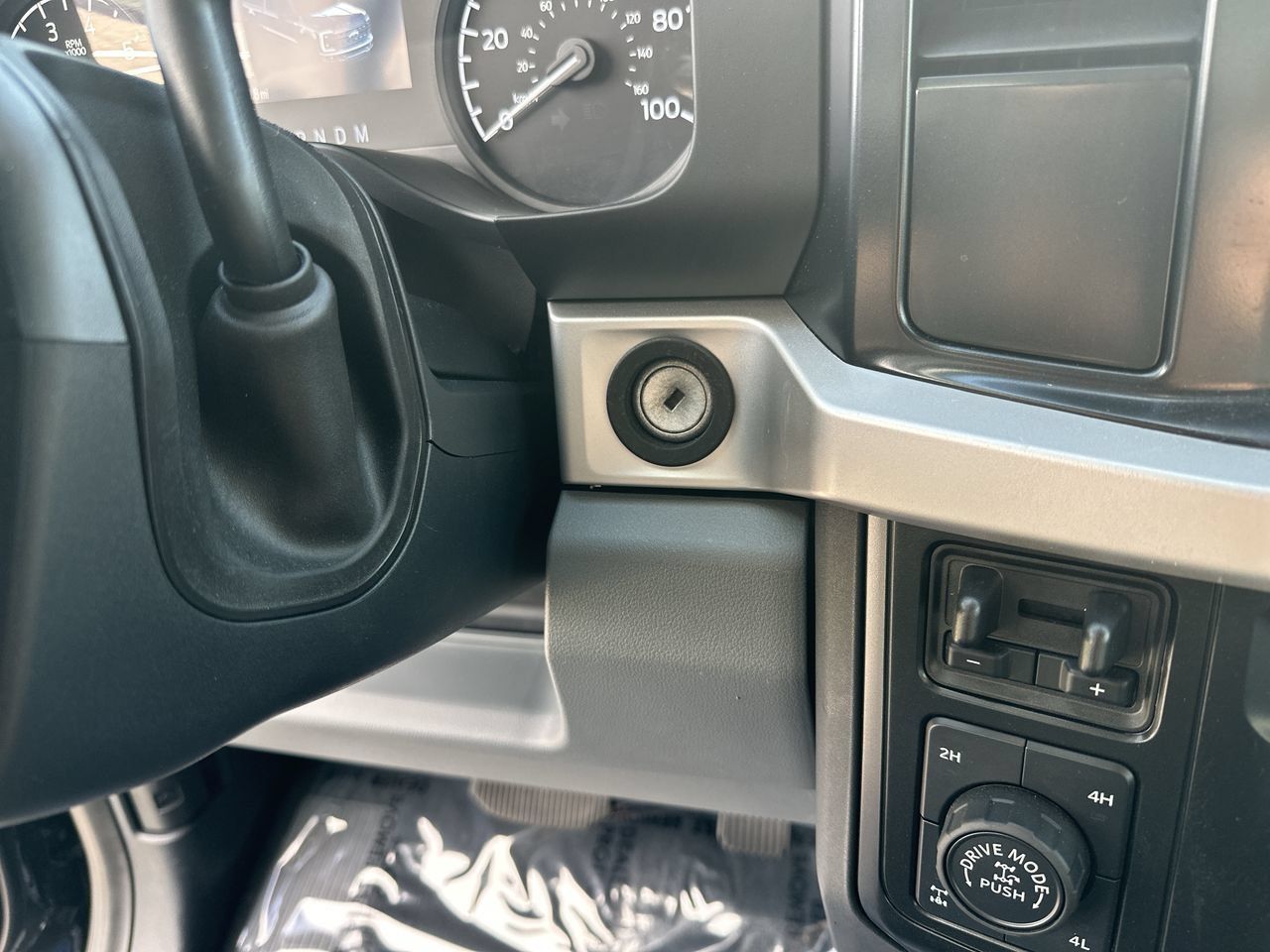 Used 2025 Ford F350 XLT w/ Tremor Off-Road Package AWD/4WD image 8